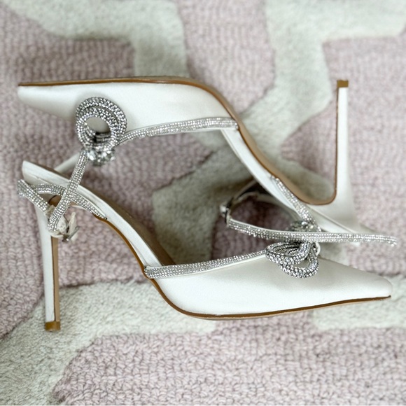 🥚 IVORY BRIDAL RHINESTONE SPARKLY GEM BOW ANKLE STRAP SATIN POINTED TOE HEELS - Picture 6 of 7